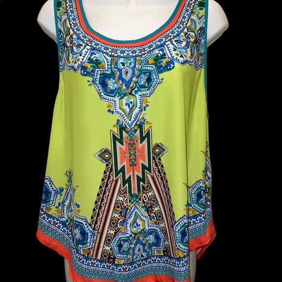 Tops - Very pretty and vibrant tank top by PEACH PUFF Medium